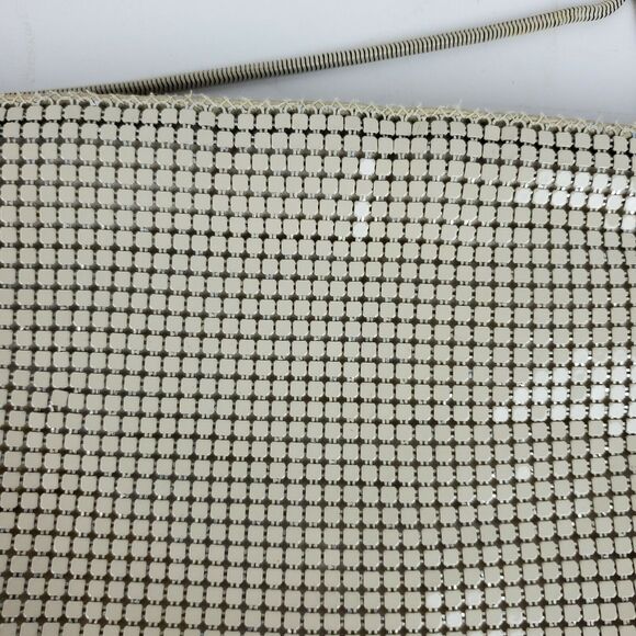 Vintage Hong Kong Womens Crossbody Tan Metal Chain Hippie Go Go Handbag Purse - Picture 4 of 6